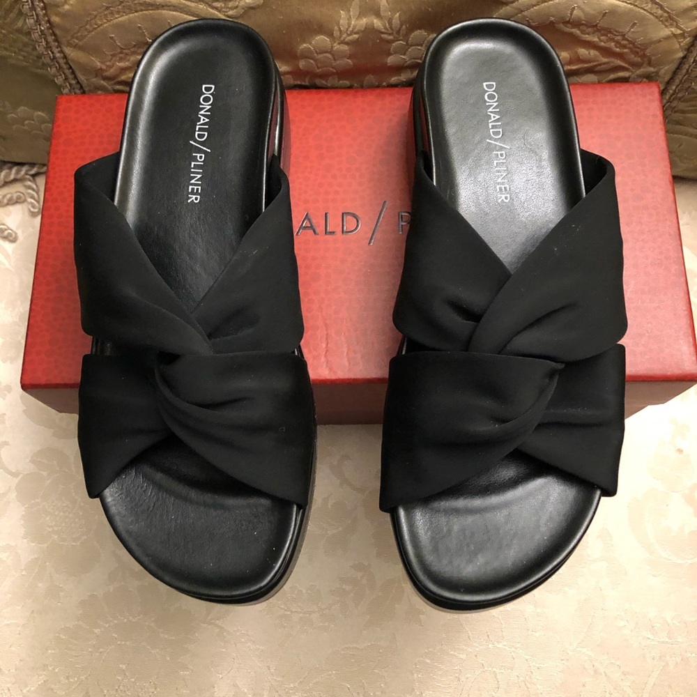 Donald Pliner sandals